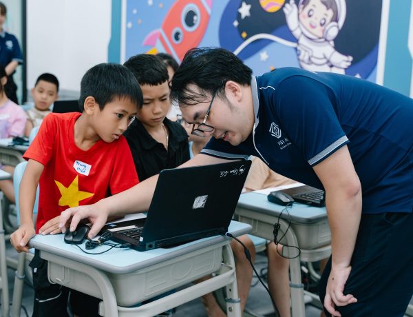 VISI AI Academy Khai Giảng Khóa Học AI for Kids Tại Vĩnh Phúc: Khơi Mở Tư Duy Kỷ Nguyên Số
